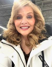 Very nice , antique oak dresser with mirror owned by my grandmother passed  down 4 generations