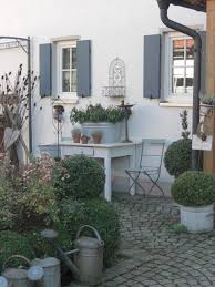 gartenhauschen small cottage garden ideas cottage garden patio garden