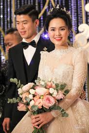 Mới đây, một tài khoản mxh được cho là của quỳnh anh đăng tải hình ảnh. Thá»±c Ä'Æ¡n Táº¡i Khach Sáº¡n 5 Sao Trong Ä'am CÆ°á»›i Duy Máº¡nh Quá»³nh Anh Vietnamnet