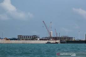 Pelabuhan ini terletak di desa kayangan, labuhan lombok, pringgabaya, kabupaten lombok timur. Bintan Alumina Indonesia Butuh 20 000 Pekerja Antara News