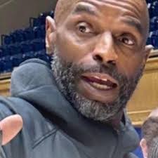 Stefan Henry's Instagram, Twitter & Facebook