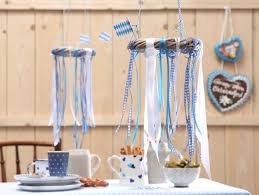 Oktoberfest deko selber machen | meine svenja. This Might Be A Good Alternative To The Green Wreath Green Ones Might Be A Little Hard To Find In March Wiesn Dekorationen Oktoberfest Deko Oktoberfest