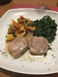 Che abbiano la foglia intera o meno a. Filetto Di Maiale Al Whisky Con Contorno Di Spinaci E Ratatouille Picture Of Enosteria Mainetto Turin Tripadvisor