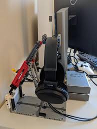 Diy Lego Headphones Stand Headphones Super creative diy headphone stands (some are from recycled materials) #headphone #handsfreestand #headphoneholde #diy #headphonestands #stands #ideas #headset