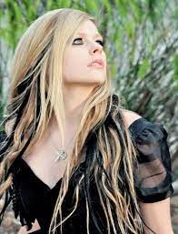 Black Hair With Blonde Highlights For 2021 Pretty Designs Black Hair With Blonde Highlights Punk Hair Blonde Hair With Highlights