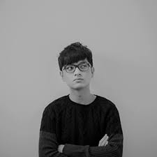 Kepala mereka saling menempel satu sama lain. Giang Ong On Behance