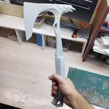 If you've been watching shroud dominate in the game while running around with. Pre Order Apex Legends Bloodhound Heirloom Axe Full Size Replica Props Cosplay Game Gamer Gift Octane Wraith Mirage Gibral Bloodhound Gamer Gifts Lightsaber