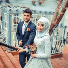 Weitere ideen zu hochzeitskleid, hochzeit, kleid hochzeit. Pin Von Fashion Lover Auf Muslim Couples Brautkleid
