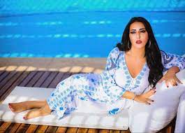 وتظهر السيارة في الصورة من نوع رولزرويس وتحمل اللوحات المعدنية للسيارة الرقم المميز 1111 موديل 2020، وظهر رمضان بجوار السيارة ويستعد رمضان لبدء تصوير مسلسله الجديد موسى ببطولة سمية الخشاب وصبري فواز، وتأليف ناصر عبد الرحمن وإخراج محمد سلامة. ØµÙˆØ± Ø³Ù…ÙŠØ© Ø§Ù„Ø®Ø´Ø§Ø¨ ØªØ­Ø±Ø¬ Ù…Ø¹Ø¬Ø¨Ø© ØªÙ…Ù†Øª Ø£Ù† ØªØµØ¨Ø­ Ù…Ø«Ù„Ù‡Ø§ Ø®Ø¨Ø± ÙÙŠ Ø§Ù„ÙÙ†