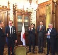 フランス校ディレクターのピエール・ベアル「旭日双光章」叙勲式 ...