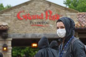 The park brings more than 2 million visitors every year, making it the second most popular theme park in france after disneyland paris. Puy Du Fou Le Parc Vendeen A Rouvert Ses Portes Ce Matin La Roche Sur Yon Maville Com