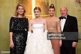 Dawn Irving, Miss Ireland Irving, India Irving and Pete Irving attend...  News Photo