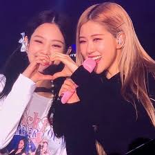Blackpink members jennie and rosé are in los angeles working on new music, their agency yg entertainment has confirmed. Blackpink Jennie And Rose Image 6779559 On Favim Com