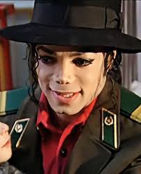 love his smile 😃 😊