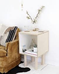 10 Idees Diy A Realiser Avec Du Bois Shake My Blog En 2020 Table D Appoint Diy Decoration Maison Bricolage Table