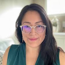 Elizabeth Wisener's Instagram, Twitter & Facebook