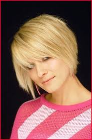 Sie sollten auch die horizontalen und vertikalen linien zu einem minimum reduzieren. 24 Einzigartige Kurze Frisuren Fur Eckige Gesichter Und Feines Haar Beste Frisur Fur Eckiges Gesicht Und Fei Short Hair Styles Fine Straight Hair Hair Styles