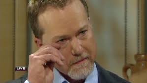 Sobbing and sniffling, McGwire admits using steroids