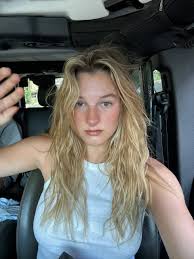 Hello there! Im Ms. lane! The best teacher you could ever have 👩‍🏫📚❤️