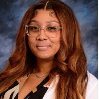 Kyra Skinner's Instagram, Twitter & Facebook