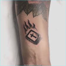45 Wunderschone Christliche Tattoo Ideen Zum Selbstgestalten Mit Bildern Atheist Tattoo Tattoo Ideen Christliche Tatowierungen