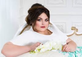 Thick hair looks awesome in layered medium and long styles; Folla Venditore Costruzione Navale Haircut For Plus Size Face Rapporto Cugino Produrre