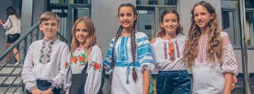 Снимками он поделился в соцсетях, а пользователи тут же осудили главу незалежной за оплошность. Den Vyshivanki V Kieve Vse Chto Nuzhno Znat Informator Kiev