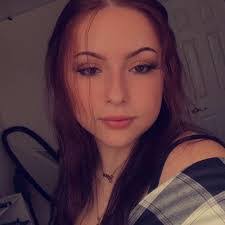 Anna Plumb's Instagram, Twitter & Facebook