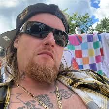 boujieprincessreels is 1.24 miles from you 📍 👤 (1) & sent a friend request