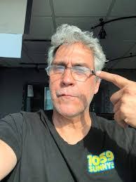 Lauri Carpenter's Instagram, Twitter & Facebook