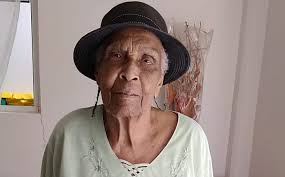 Luna Gordon's Instagram, Twitter & Facebook