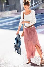 Der Lange Rock Von Aniston Begeistert In Zart Glanzender Satinqualitat Im Crinkle Look Die Fliessenden Plissee Falten Umspielen Da Maxirock Kleidung Boho Rocke