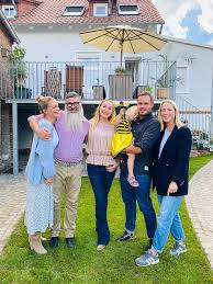Hamburg ist als zweitgrößte stadt deutschlands wegen seiner dynamik im bereich der medien, des handels und natürlich des nachtlebens bekannt. Tv Tipp Haus Des Jahres Die Villa Peng Zahlt Zu Den 36 Schonsten Hausern In Deutschland