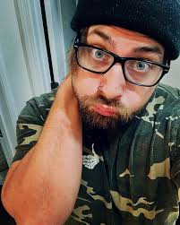 Jeff Downs (@strayeartofficial) • Instagram photos and videos