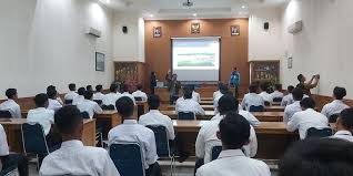 Check spelling or type a new query. Tepis Keraguan Smkn 12 Bandung Hasilkan Lulusan Langsung Kerja Halaman All Kompas Com