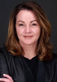 Lori Rakes's Instagram, Twitter & Facebook