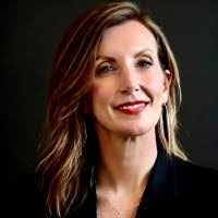 Sara Harter's Instagram, Twitter & Facebook