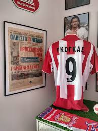 Σάκης Γκόγκας, τα χρόνια που με τη φανέλα του Πανσερραϊκού πυρπολούσε τα αντίπαλα δίχτυα.