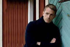 Joel kinnaman plays with the dog while his girlfriend kelly gale does a photoshoot on the beach in malibu, 06/12/2021. Kinnaman Smorgasbord Joel Kinnaman For Esquire Spain October 2019