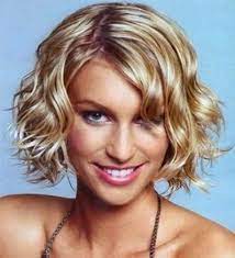 Una raccolta completa e aggiornata con i tagli capelli donna che seguono le novità della stagione in corso e anticipano le tendenze. Taglio Capelli Mossi Taglio Capelli