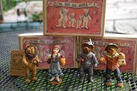 Boyds bear collection discontinued retired boyds bears jim shore teddy bears boyd resins shoebox bears plush animals. Boyds Bears Figurines Dorothy Lion Tin Scarecrow Shoe Box Collection 4 Boydsbearsfriends