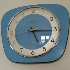 Blue Formica French Kitchen Wall Clock Made By Bayard Vintage 60 S Horloges Murales De Cuisine Horloge Murale Design Horloge Murale Moderne