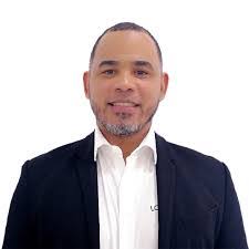 Cruz Almonte's Instagram, Twitter & Facebook