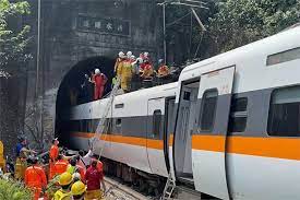 顧客滿意度比同區域其他住宿高。 飛 機：台中（台中機場→花蓮機場→搭乘飯店接駁車→太魯閣晶英酒店 南部到花蓮． 火 車：高雄→花蓮火車站→搭乘飯店接駁車→太魯閣晶英酒店． å¤ªé­¯é–£è™Ÿå‡ºè»Œ åª½åª½å¡åœ¨åº§ä½ä¸Š ç²æ•'å­©ç«¥å–Š å¥¹è¦æˆ'å…ˆé€ƒå'½ æ¯æ„›æ„Ÿå‹•ç¶²å‹ æ°'è¦–æ–°èžç¶²