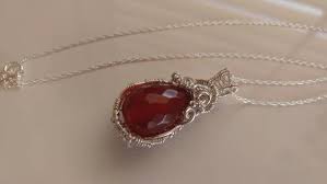 Pin By Sanela On Fashion Gemstone Necklace Pendant Red Pendant Necklace Gemstone Pendant