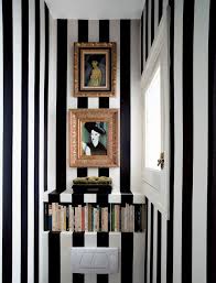 Miami Wohnung Schwarz Weisse Tapeten Streifen Schick Modern Extravagant Elegant Dekor Haus Deko Wohnzimmer Grau