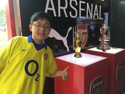 Arsene's final home game at arsenal. Jackson Tsang On Twitter That Golden Trophy Arsenal Invincible Unbeaten Arsenalinbeijing