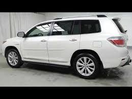 Toyota's highlander hybrid gets lots of attention for 2013, carrying over essentially unchanged in terms of looks and power, but definitely sweeter for a bunch of newly standard and optional features. 2013 Toyota Highlander Hybrid 4wd Limited V6 Youtube