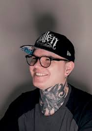 Tattoo artist Robert Shteinberg