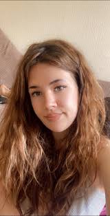 Non pro 🙈 Hi! I'm from Norway 😉 Never knew how to take care of my wavy,  frizzy hair until I saw the curly girl method. Finally my wavy/curly hair  structure is